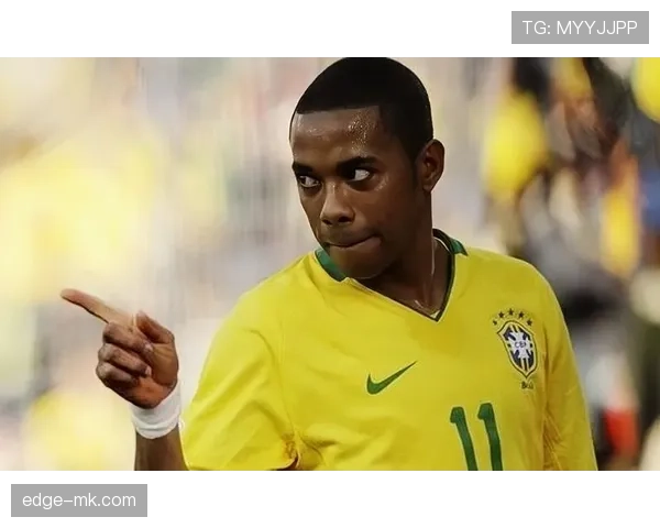 小罗又在沙滩上光脚踢瓶盖，这人设是真不打算赚钱了？